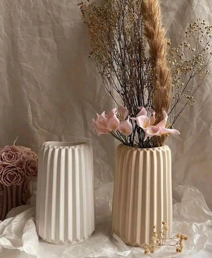 Handmade Cement Flower Vase – Minimalist Striped Design, Durable Decorative Vase for Home & Tabletop, Perfect for Dried Flowers or Artificial Plants